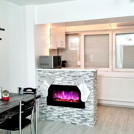 White Apartament, Brăila Екстериор снимка
