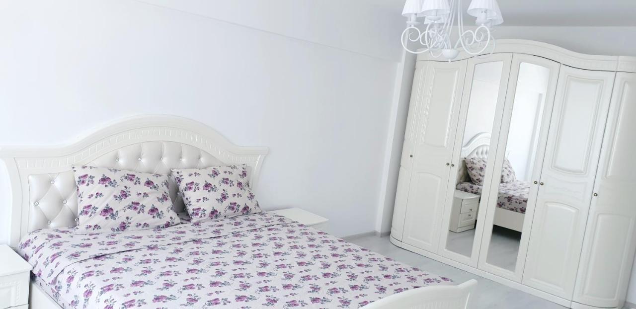 White Apartament, Brăila Екстериор снимка