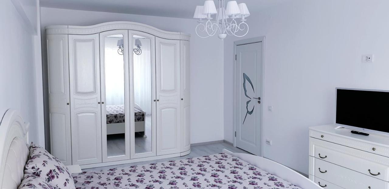 White Apartament, Brăila Екстериор снимка