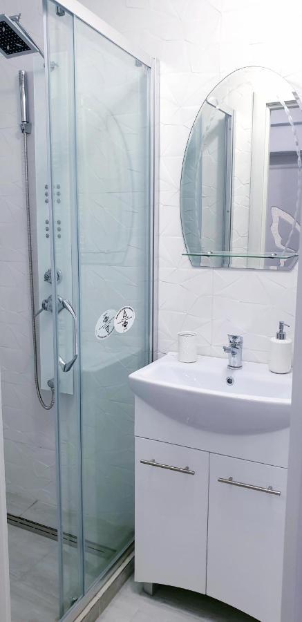 White Apartament, Brăila Екстериор снимка