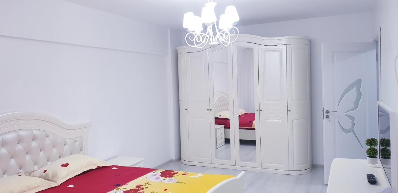 White Apartament, Brăila Екстериор снимка