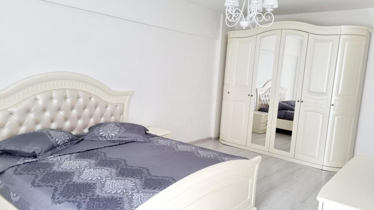 White Apartament, Brăila Екстериор снимка