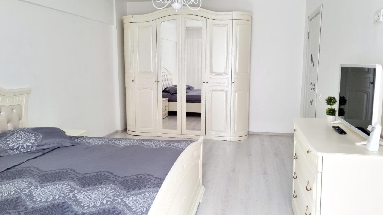 White Apartament, Brăila Екстериор снимка