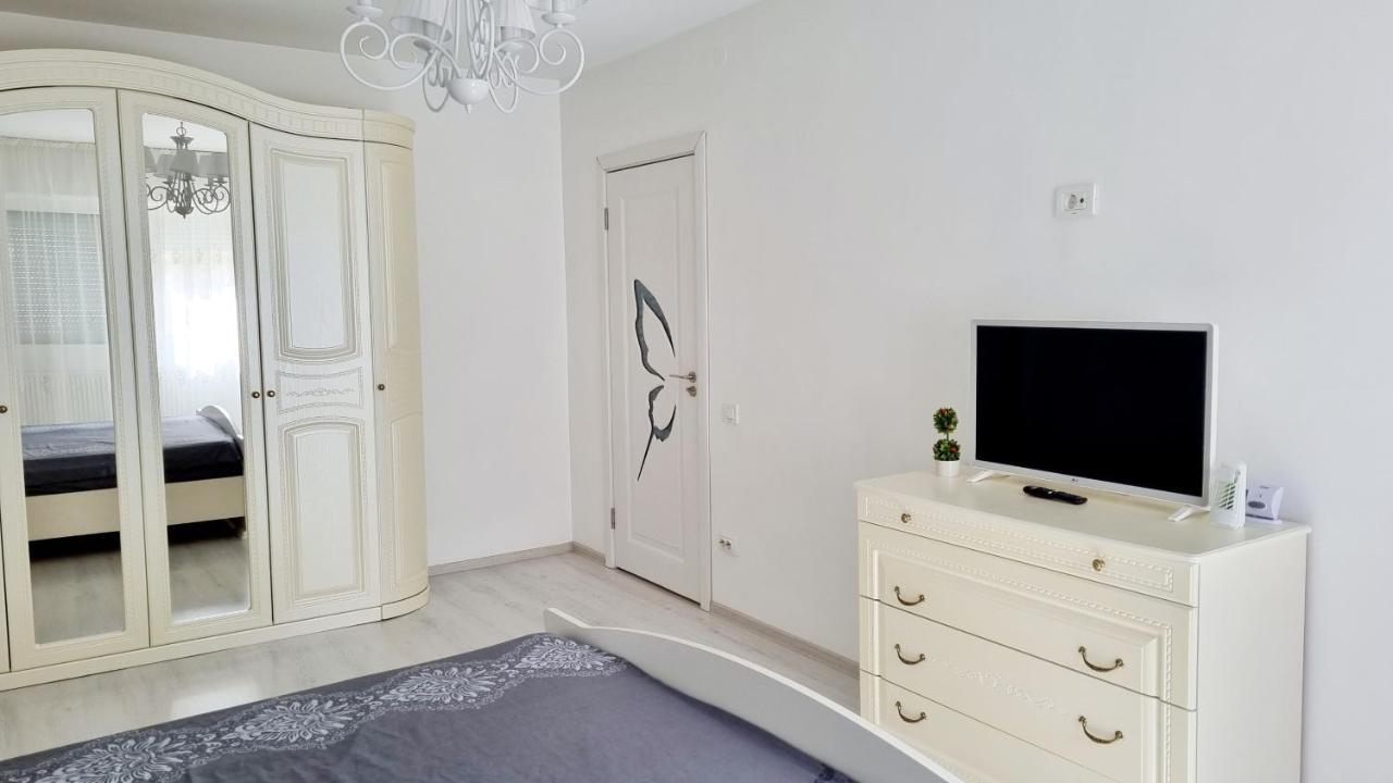 White Apartament, Brăila Екстериор снимка