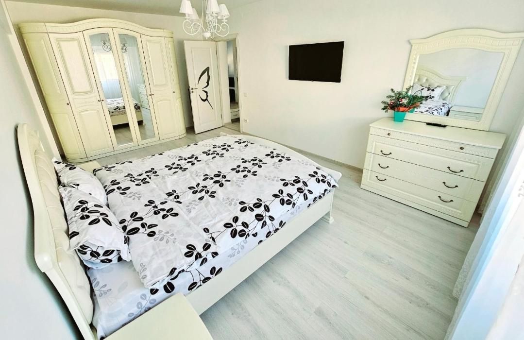 White Apartament, Brăila Екстериор снимка